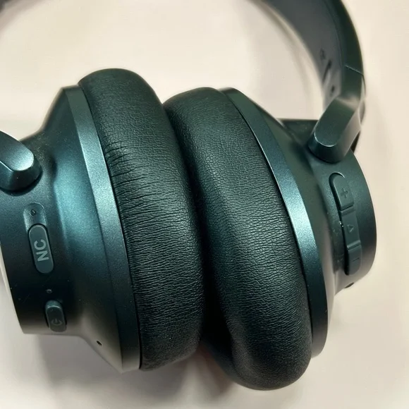 Anker Soundcore Over-Ear Headphones in Black - Picture 2 of 14